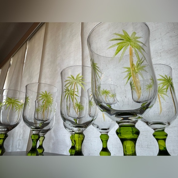 Set of 8 Hand painted & Hand carved/etched Palm Tree glass ware. - Picture 1 of 16